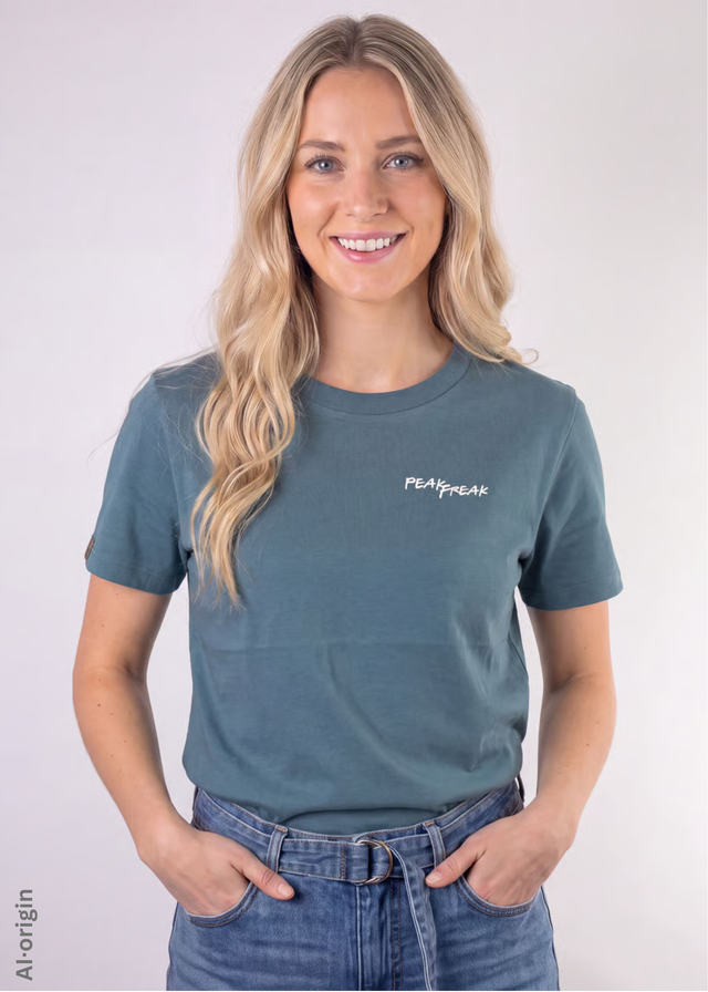 Hiking Vibes Crop T-Shirt Women